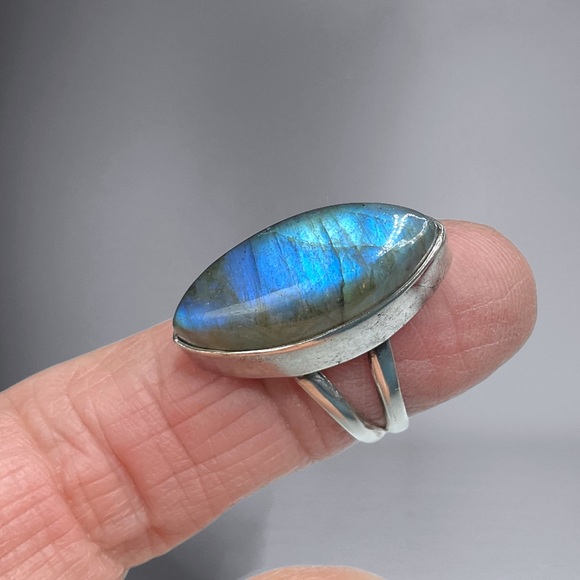 🌺Artisan Sterling & Labradorite Ring - Picture 2 of 16